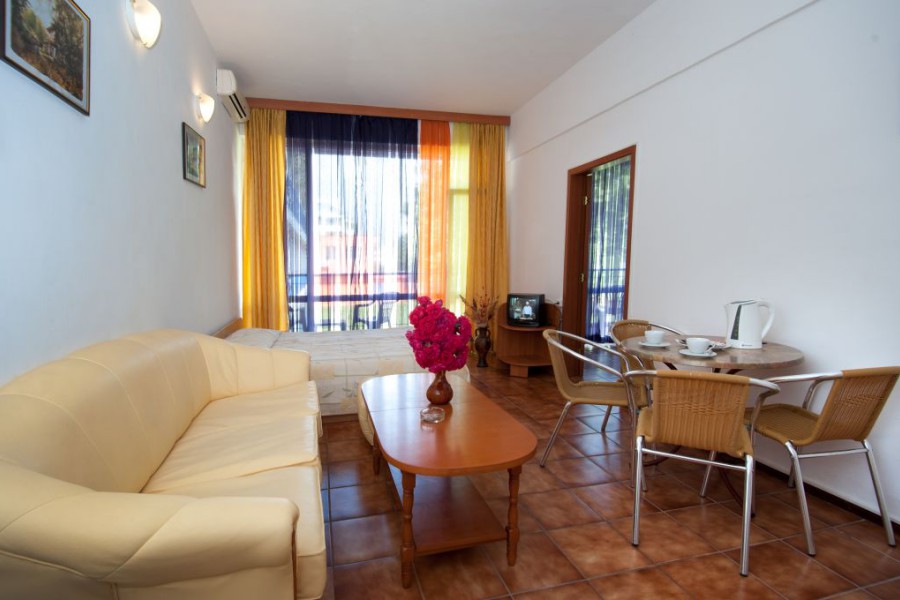 REGINA_HOTEL_SUNNY_BEACH_BULGARIA_AIR_TOUR_TRAVEL